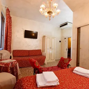 https://casa-martini-venice-30121.hotelinveneto.com